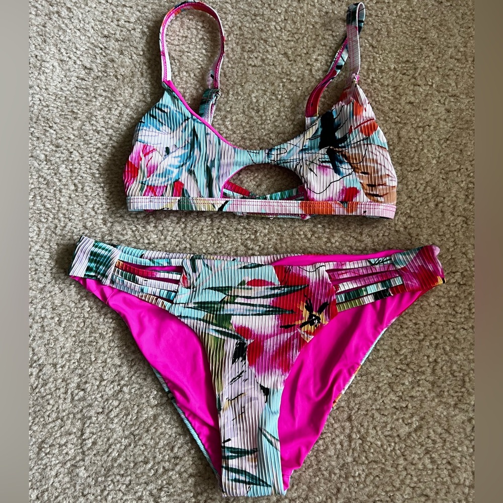 Tinibikini set with reversible bottoms size small